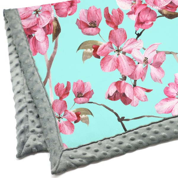 Sakura Minky deken | Sakura Kersenbloesems Baby Deken | Turquoise Minky deken | Geborduurde naam toevoegen | Meisje bloesem kwekerij geschenk