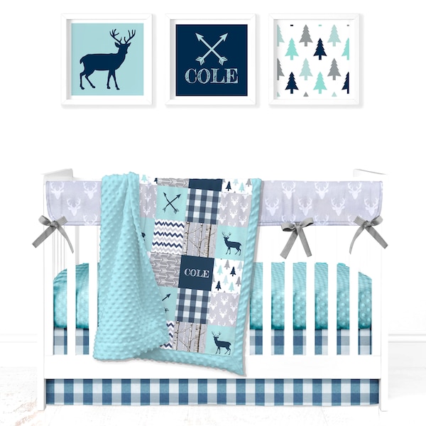 Ensemble de berceau Minky personnalisé : Woodland Patchwork en bleu marine et bleu sarcelle | Choix de 5 pièces