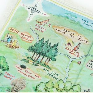Couverture Minky | Carte en bois de 100 acres | Couverture Winnie l'ourson | Cadeau baby shower | 6 tailles : bébé, enfant, adolescent, adulte | Ajouter un nom brodé