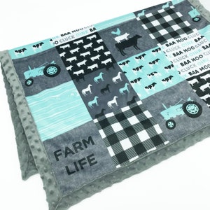 Manta Minky / FARM LIFE Patchwork / Azul y gris / Agregue un nombre bordado / 6 tamaños: bebé, niño, adolescente, adulto