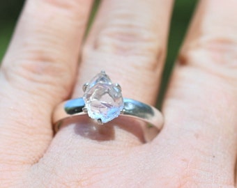 4mm wide mens and womens ring with pear tear drop raw gemstone 925 silver size 3 4 5 6 7 8 9 10 11 12 13 unique unisex jewelry semi polished