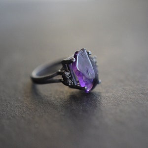 Raw Diamond and Amethyst Engagement Ring Rough Diamond Wedding Band Unique Gemstone Sterling Silver Promise Ring Size 5 Engagement zdjęcie 2