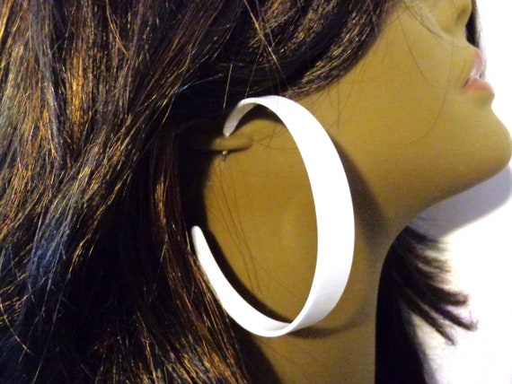 Big white hoop earrings deals