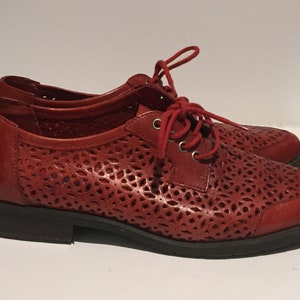 Vintage Danexx Womens Size 7M Red Leather Shoes Avolea Perforated Cut Lattice Design w/ Red Laces - Retro 80&#39;s RARE!