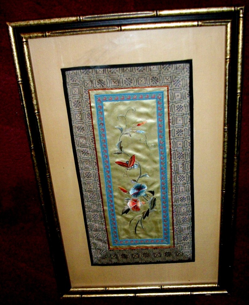 Vintage Chinese HAND EMBROIDERED Art Silk TAPESTRY Featuring