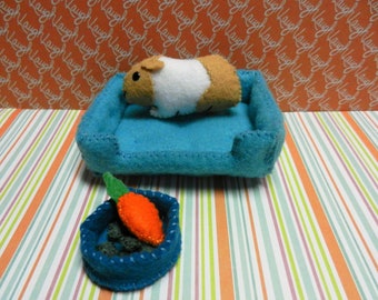 Felt Mini Guinea Pig and Bed Food Dish Pellets Carrot Blanket Accessories