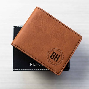 Los padrinos regalan cartera de hombre grabada, regalo personalizado de la cartera del padre padre, cartera delgada bifold, carteras de los hombres, cartera personalizada de los hombres, boda
