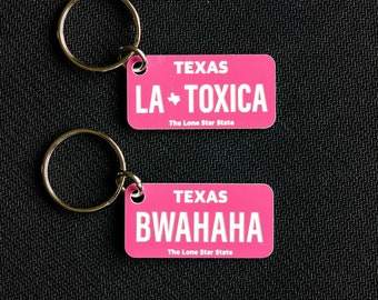 Porte-clé de plaque d'immatriculation rose Texas, porte-clé personnalisé personnalisable gravé, porte-clé de voiture personnalisé fille chaude Texas rose, Lone Star State