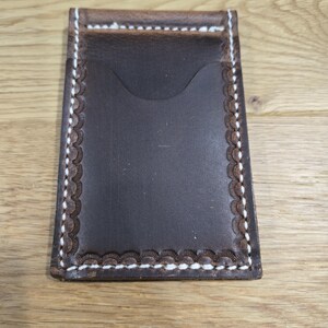 portefeuille en cuir avec pince à billets