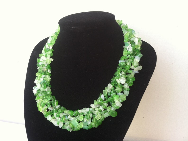 Green and White glass choker necklace image 5