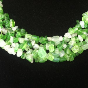 Green and White glass choker necklace image 1