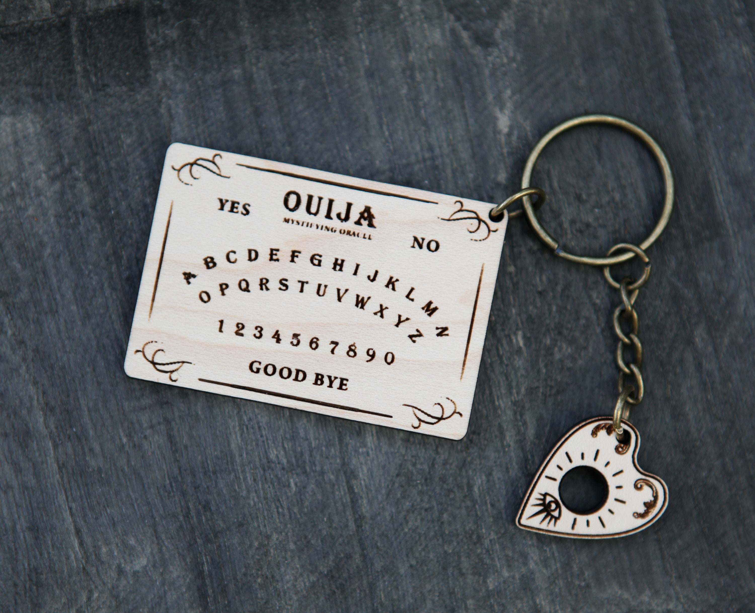 Planche Ouija avec porte-clés amovible en planchette Porte-clés Spirit  Oracle Board en bois de noyer ou d'érable pour accompagner ceux qui vivent  dans l'au-delà -  France
