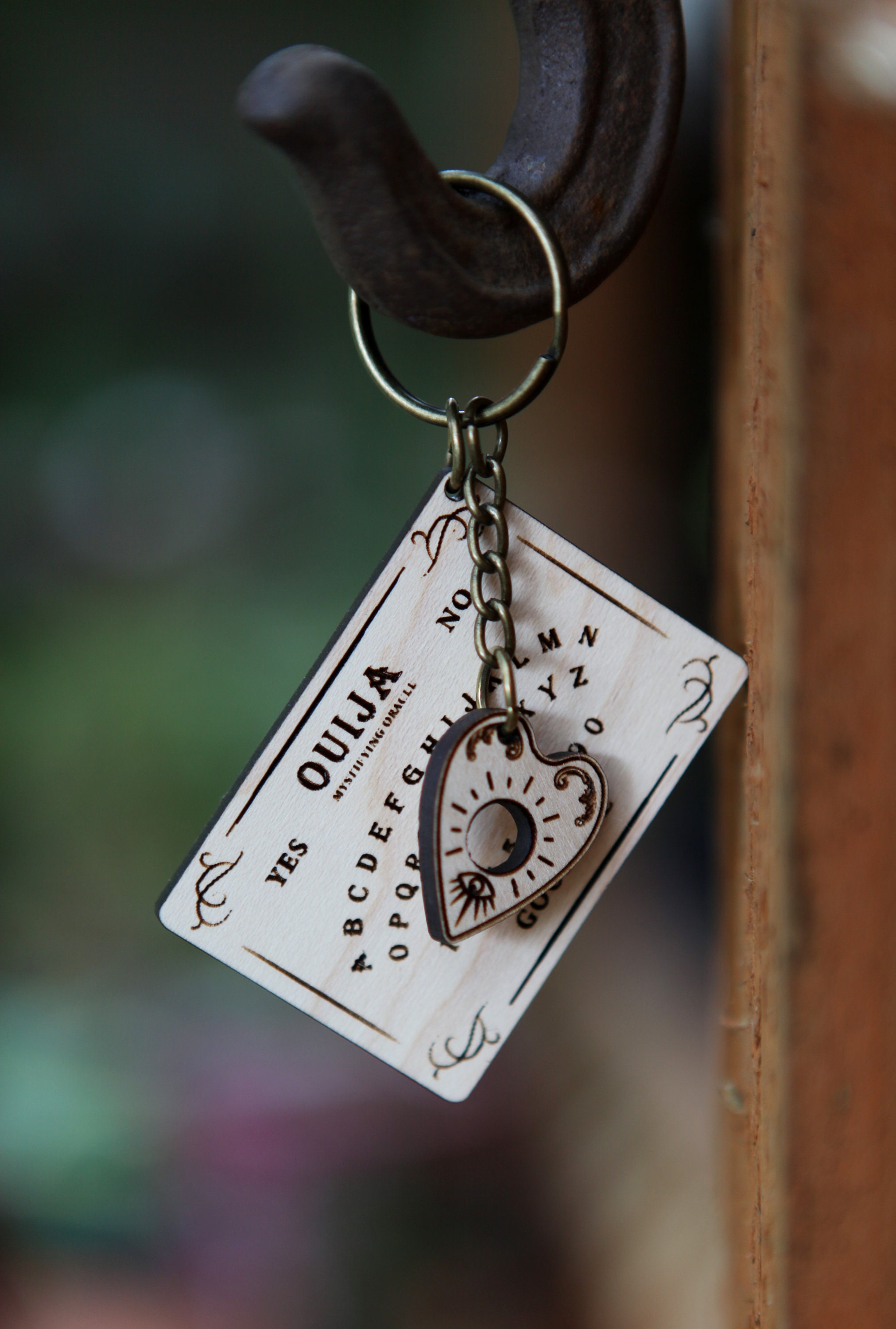 Planche Ouija avec porte-clés amovible en planchette Porte-clés Spirit  Oracle Board en bois de noyer ou d'érable pour accompagner ceux qui vivent  dans l'au-delà -  France