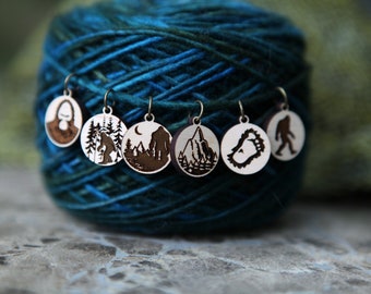 Marqueurs de point de tricot Sasquatch - Bois d'érable - Lot de 6 - Gardien des bois, des montagnes et des forêts : yéti, bigfoot, abominable bonhomme de neige