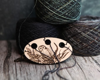 Owl knitting & crochet yarn separator. Yarn divider with three holes for colorwork, made from maple wood.