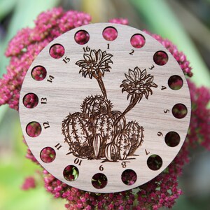 Support de rangement pour fil à broder Cactus, plante du désert Cercle de fleurs de cactus, bois de noyer pour ranger votre fil de broderie au point de croix image 9