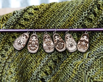 Matryoshka Dolls Stitch Markers for knitting made from maple wood- Set of 6 - Cute Russian nesting dolls shaped knit and crochet markers