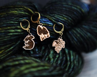 Autumn removable knitting progress keepers and crochet stitch markers. Set includes a morel mushroom, a squirrel and an oak leaf with acorn.