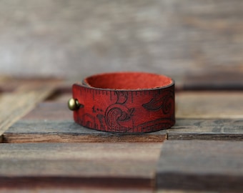 Scrolls Leather Ruler Cuff made from reclaimed distressed leather with bronze stud. Great for measuring knitting, sewing & fiber project