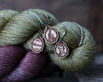 The Raven removable knitting progress keepers and crochet stitch markers. Edgar Allan Poe vintage picture frames with Raven, Poe & Nevermore