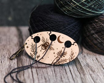 Bee with Moon and Stars knitting & crochet yarn separator. Yarn divider with three holes for colorwork, made from maple wood.