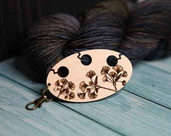 Ginkgo knitting & crochet yarn separator. Yarn divider with three holes for colorwork, made from maple wood.