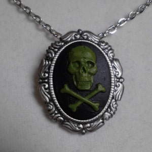 The Poisoned Skull Cameo necklace/brooch