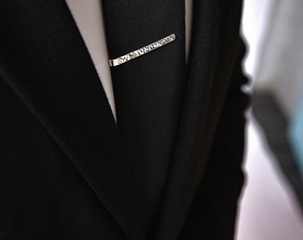 Pasador de corbata de plata de ley maciza, pasador de corbata de plata, pasador de corbata hecho a mano, pasador de corbata texturizado, pasador de corbata con acabado liso