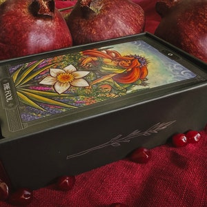 Asphodelon Tarot deck box illustration