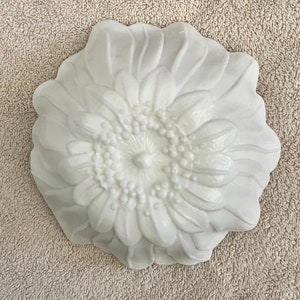 1970s Vintage Indiana Glass Company White Lily Pons Sunflower Daisy Candy Dish Made in USA