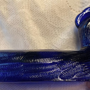 HTF Vintage Kobalt Blau Geformtes Glas Sitzen Hen Huhn Salz und Pfeffer 2 Eierbecher Halter