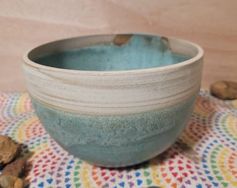 Stoneware bowl or planter