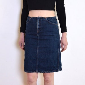 90's Levi Strauss denim skirt, low waist Levi's navy blue denim pencil skirt, small xs image 1