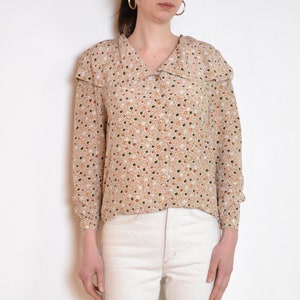 70s patterned silk blouse, beige buttoned up shirt with large collar, retro vintage medium large