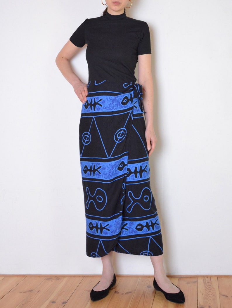 90's wrap skirt, fish print black and blue, seaside, psychedelic, rave, beach vintage midi maxi skirt image 1