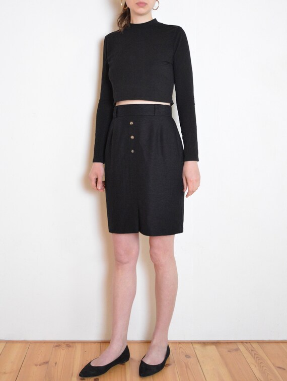 Black pencil skirt outfit 90 sales