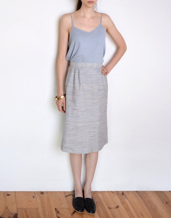 Beige skirt grey top top