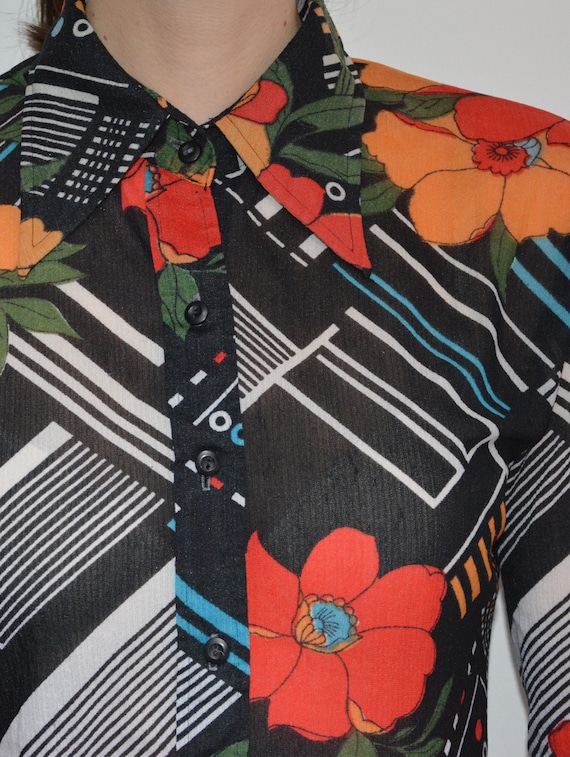 70's Floral Geometric Blouse, Pointed Collar Button up Shirt