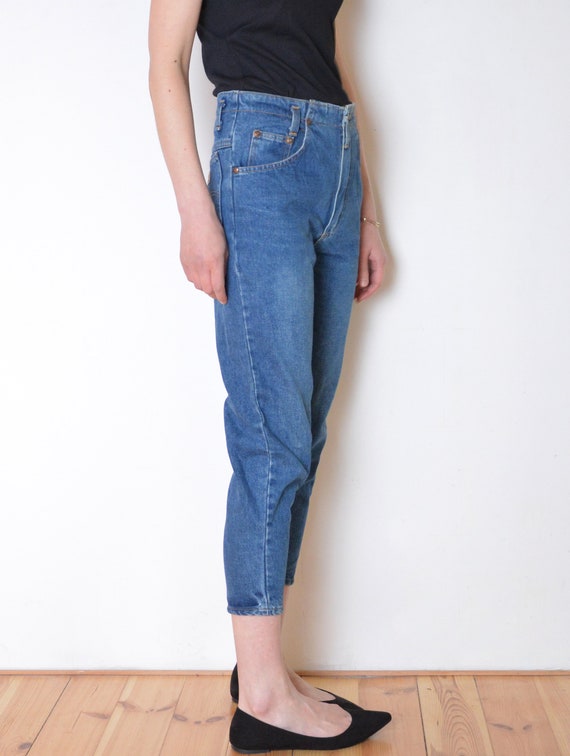 90's  Rifle mom jeans, high waisted cropped blue … - image 5
