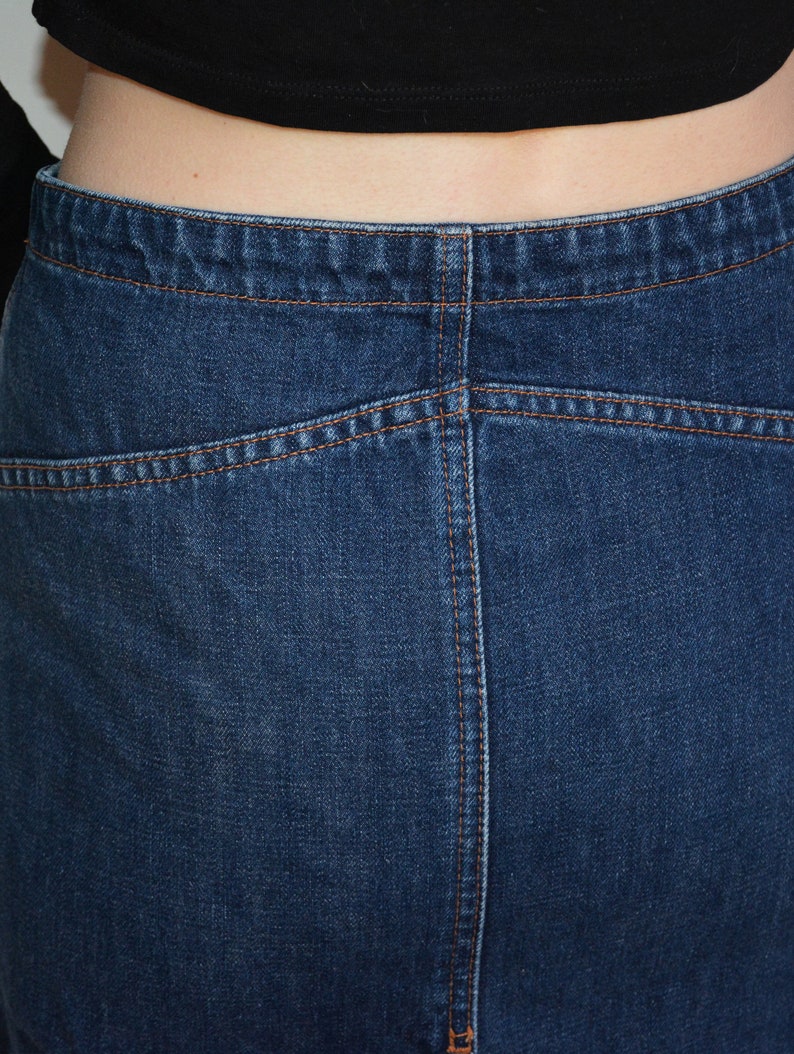 90's Levi Strauss denim skirt, low waist Levi's navy blue denim pencil skirt, small xs image 8