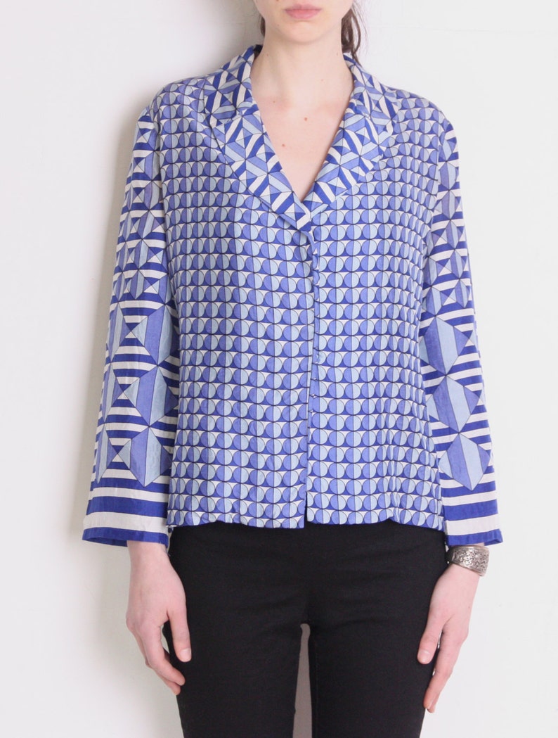 70's Nina Ricci op-art blouse, French designer blouse, geometric print, blue, pajama blazer style, navy white and black scarf print shirt image 2