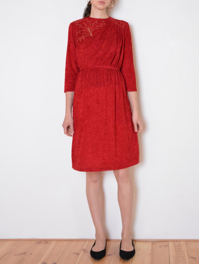 terry cloth red and gold leaves flowers embellished festive retro vintage long sleeve midi dress small 80/'s red embroidered dress