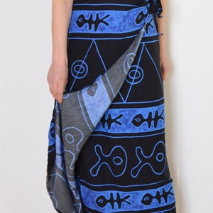90's wrap skirt, fish print black and blue, seaside, psychedelic, rave, beach vintage midi maxi skirt image 2
