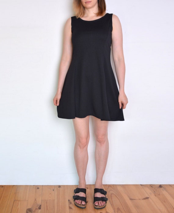 Vestidos de patinador de los a os 90 vestido negro sin mangas