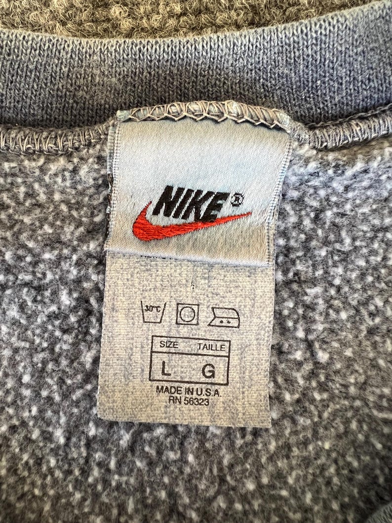 Nike VTG Sweatshirt Blue Green “Sports & Fitness” Screen Print Distressed Y2K bild 3