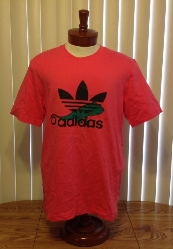 Adidas NWT Chameleon Trefoil Logo T 
