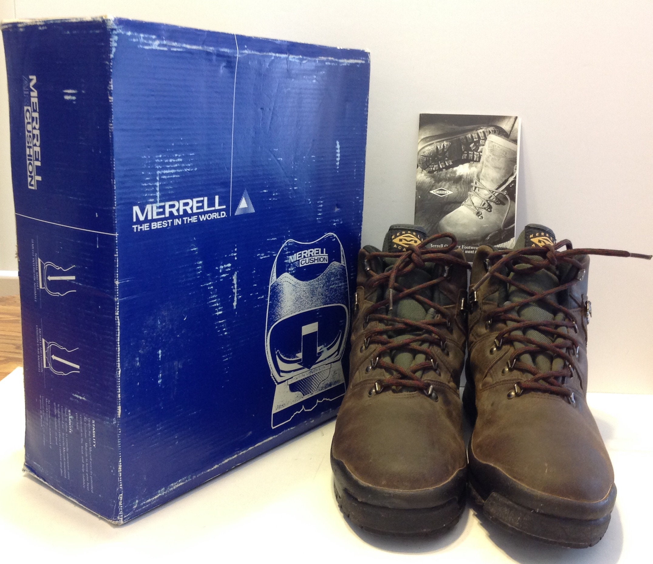 mens hiking boots size 11