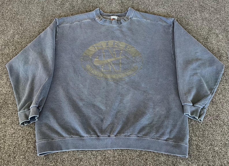 Nike VTG Sweatshirt Blue Green “Sports & Fitness” Screen Print Distressed Y2K bild 1