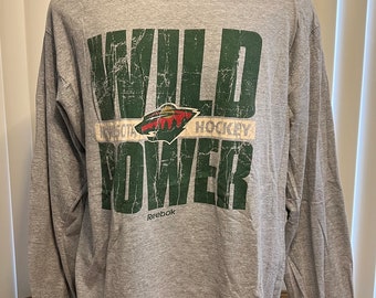 Antigua Minnesota Wild Oatmeal Flier Bunker Long Sleeve Crew Sweatshirt, Oatmeal, 86% Cotton / 11% Polyester / 3% SPANDEX, Size M, Rally House