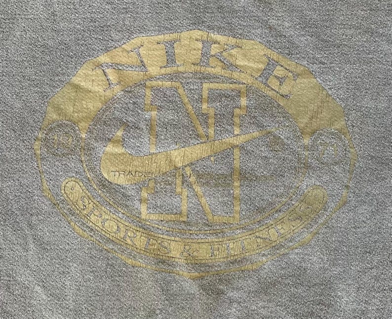 Nike VTG Sweatshirt Blue Green “Sports & Fitness” Screen Print Distressed Y2K bild 8